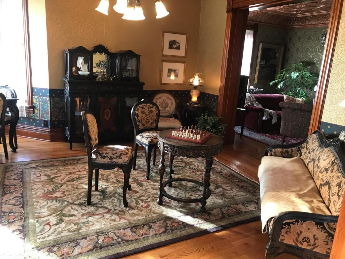 The Nauvoo Grand Bed & Breakfast Exterior photo