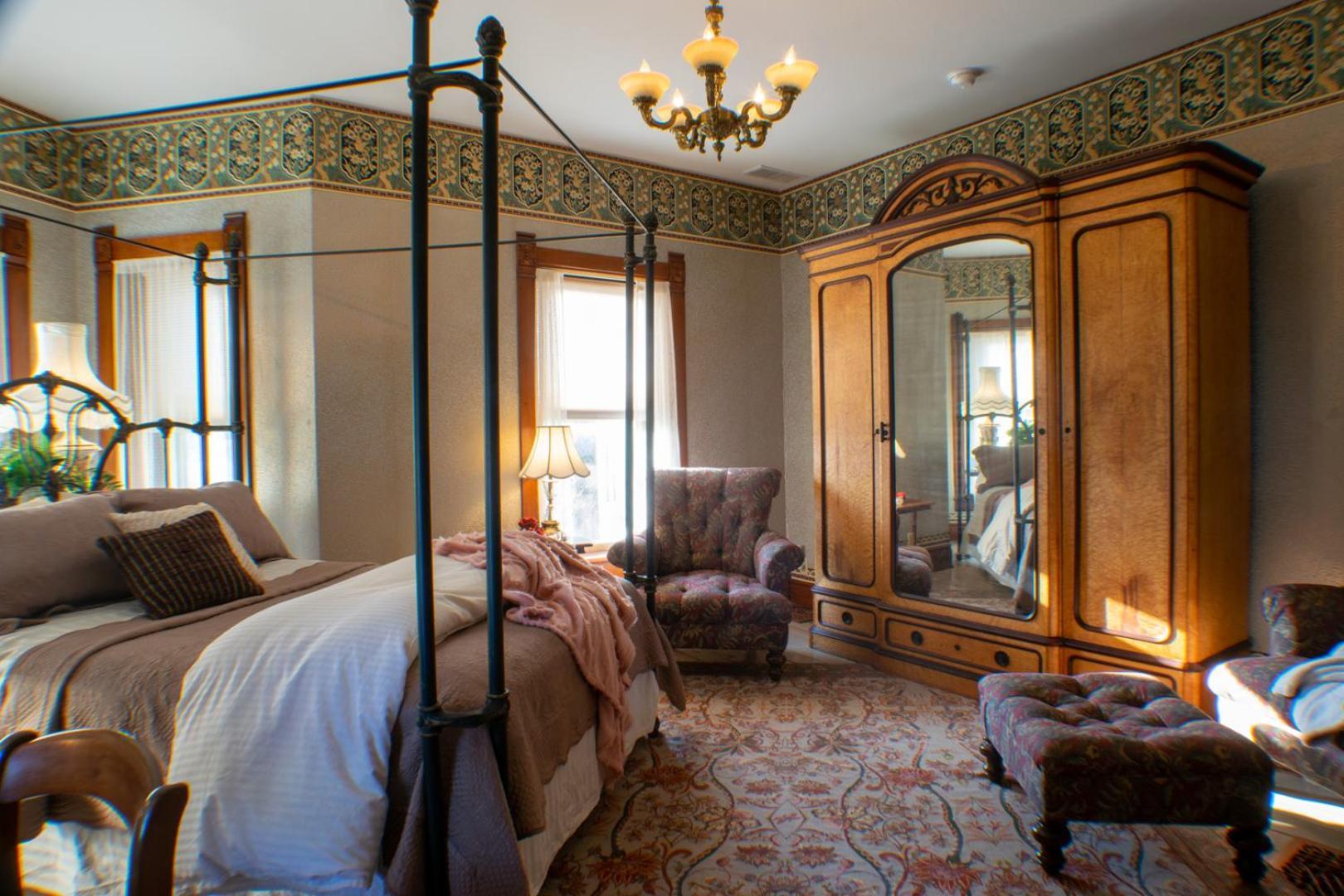 The Nauvoo Grand Bed & Breakfast Exterior photo